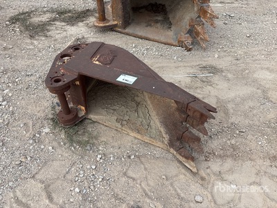 Hensley 18 in V-Ditching Excavator Bucket