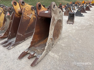 24 in Digging Excavator Bucket