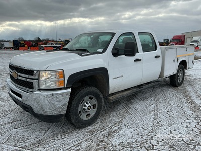 2014 Chevrolet 3500 HD 4x4 Crew Cab Utility Truck