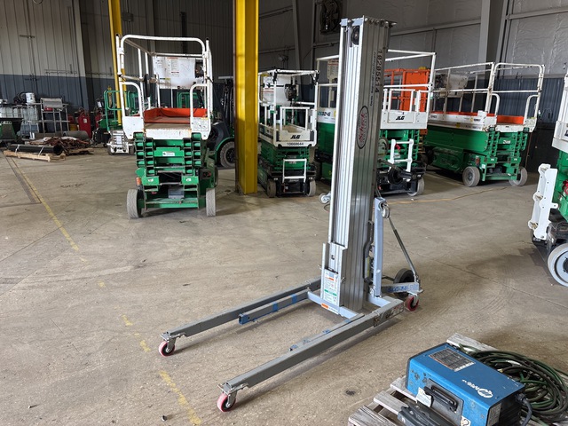 2018 Genie SLC-24 Material Hoist