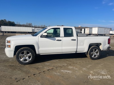 2015 Chevrolet Silverado 1500 4x2 Dual Cab بيك اب