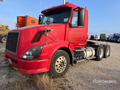 2005 Volvo VNL 6x4 T/A Day Cab Truck Tractor