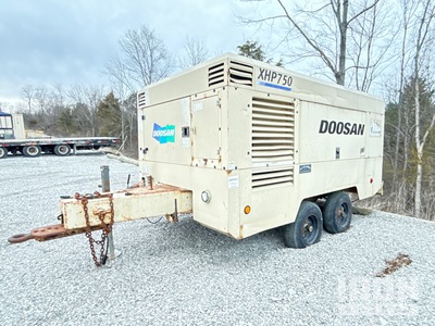 2012 Doosan XHP750WCAT 750 cfm Mobile Compressore (Inoperable)