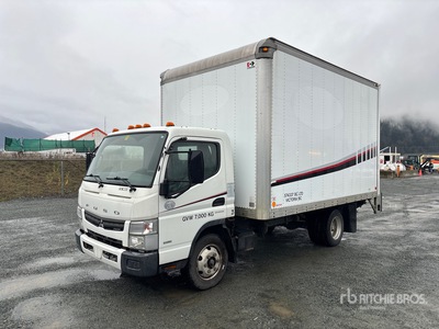 2015 Mitsubishi Fuso FE 4x2 شاحنة فان