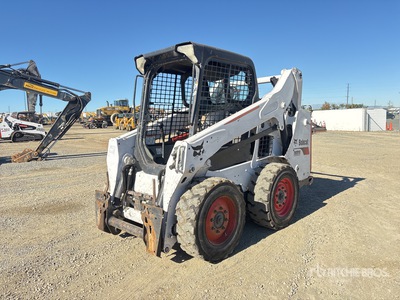 2015 Bobcat S590 High Flow Chargeuse à direction à glissement