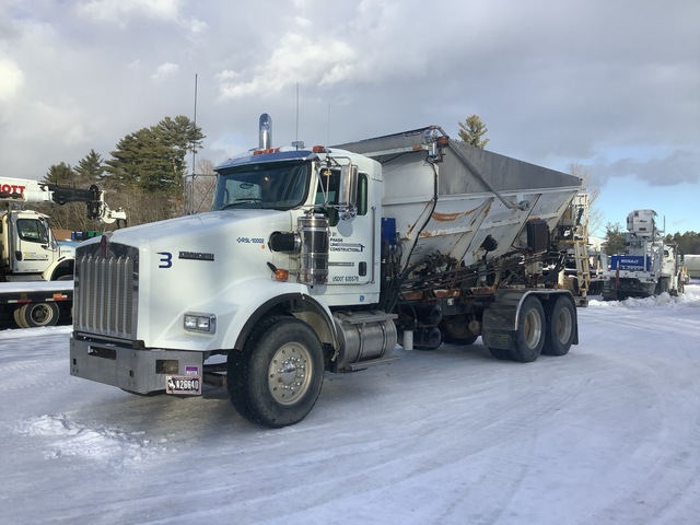 CAS ST-16 on 2008 Kenworth T800 6x4 Stone Spreader Truck