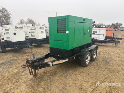 2011 Multiquip DCA-45USI2 36 kW Mobile مولد