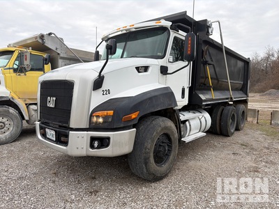 2015 Cat CT660S 6x4 T / A-kiepwagen