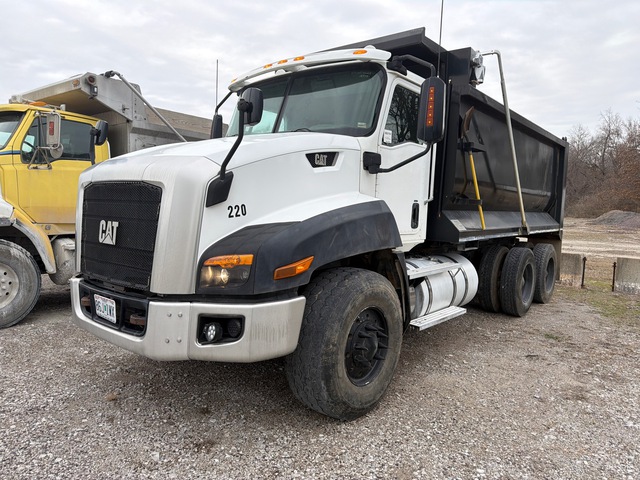 2015 Cat CT660 6x4 T/A Dump Truck