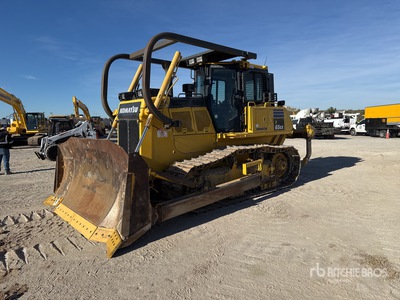 2018 Komatsu D65EX-18 جرافة مجنزرة
