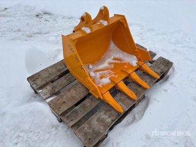 2026 GIYI 24 in Digging Excavator Bucket - Fits Cat 303 (Unused)
