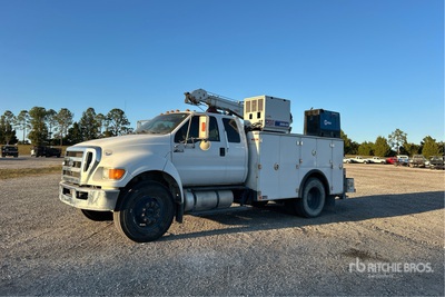 2015 Ford F-750 XLT 4x2 Extended Cab Service Truck