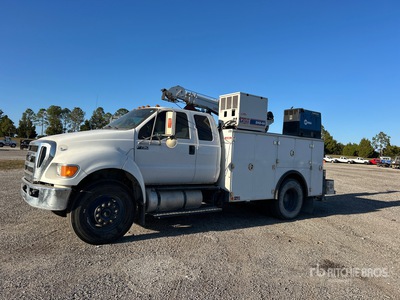 2015 Ford F-750 XLT 4x2 Extended Cab Service Truck
