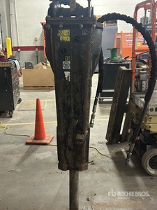 Cat H95 كسارة هيدروليكية