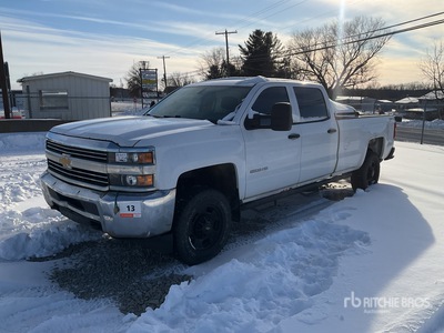 2015 Chevrolet Silverado 2500 4x4 Crew Cab Pickup
