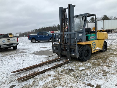 Komatsu FD70-6 15400 lb Pneumatic Tire Chariot Élévateur
