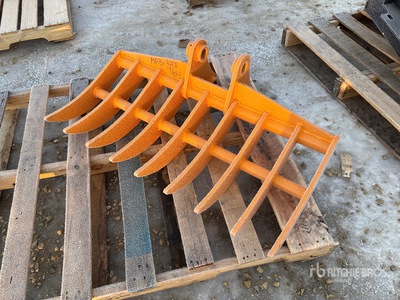 2026 GIYI 38 in Excavator Rake - Fits Cat 303 (Unused)