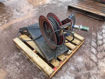 Grease Gun With Hose Reel
