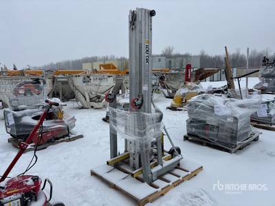 Sumner 2118 Material Hoist