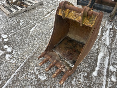 Cat 24 in ローダーバックホー用バケット