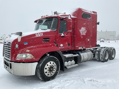 2014 Mack CXU613 6x4 Tracteur routier couchette