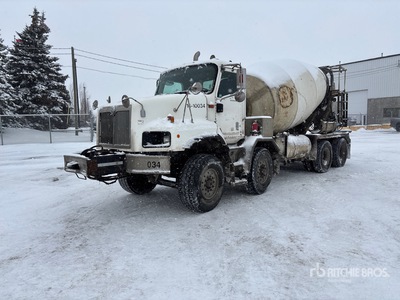 2006 International PayStar 5600i 8x4 Twin-Steer Mixer Truck