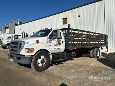 2013 Ford F-650 4x2 Flatbed Truck