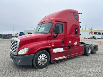 2016 Freightliner Cascadia 125 6x4 T/A Sleeper Truck Tractor
