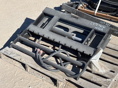 2025 GIYI GY-CYHC 30 in Mini Skid Steer Forks