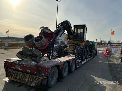 2011 Cat 550 Mietitrice gommata