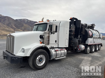 Vactor HXX Hydro Excavator on 2014 Kenworth T800 10x4 Sleeper Vacuum Excavator Truck