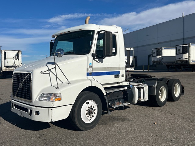 2011 Volvo VNM 6x4 T/A Day Cab Truck Tractor