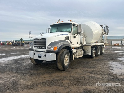 2007 Mack CV513 8x4 Mixer Truck