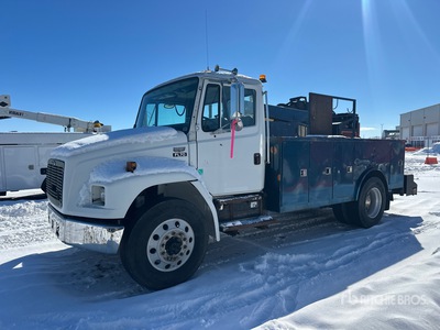 2000 Freightliner FL70 4x2 Camion de servicios