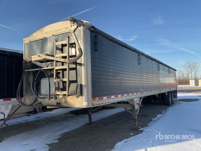 2014 Wilson DWG-550WB 49 ft Tri/A Walking Floor Grain Trailer