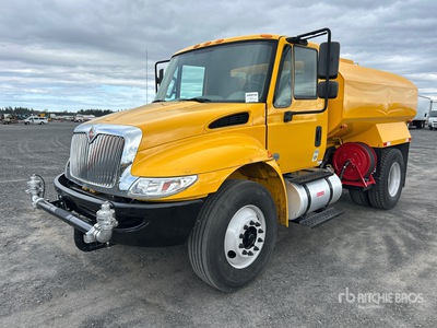 2019 International 4300 2000 gal 4x2 Water Truck