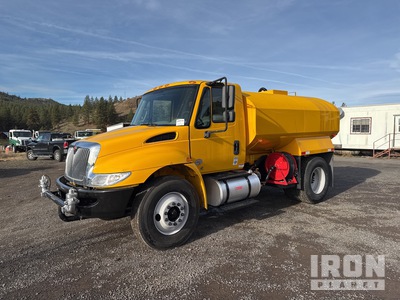2019 International 4300 2000 gal 4x2 Water Truck
