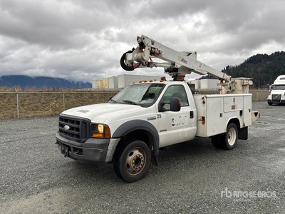 Altec Articulated Boom on 2006 Ford F-550 XL 4x2 Boom Truck