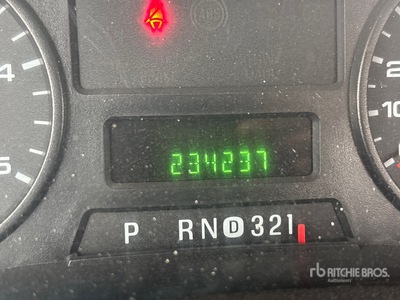 Altec Articulated Boom on 2006 Ford F-550 XL 4x2 Boom Truck