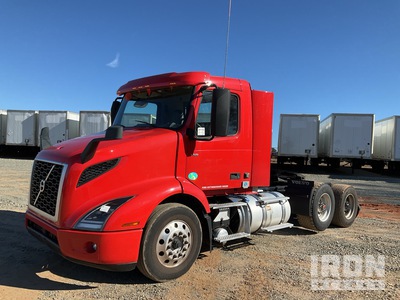 2021 Volvo VNR 6x2 تراكتور شاحنة نهارية (ثنائية المحور)