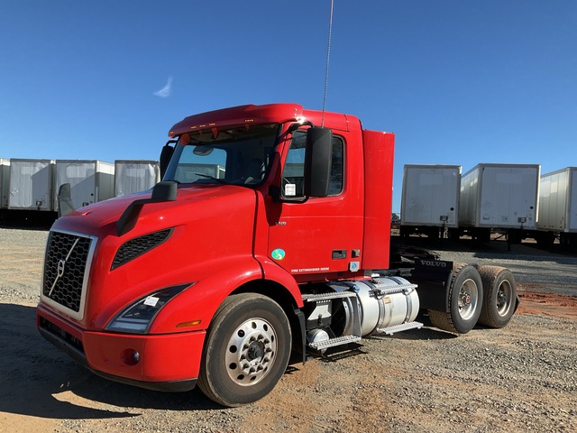 2021 Volvo VNR 6x2 T/A Day Cab Truck Tractor