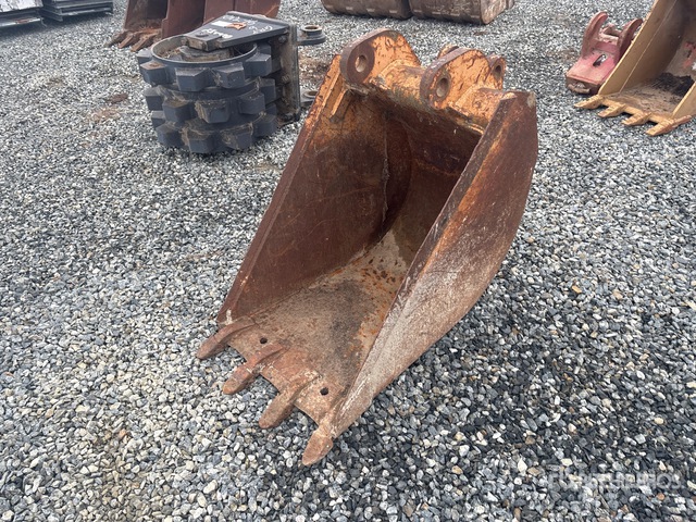 23 in Excavator Bucket | Ritchie Bros. Auctioneers