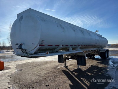 1979 Fruehauf 9200 gal T/A صهريج
