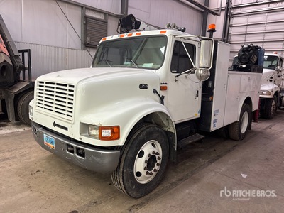 2002 International 4700 4x2 Service Truck