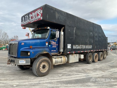 Palfinger Epsilon 9150 lb Knuckle Boom on 2006 International PayStar 5600 10x4 Greiferwagen