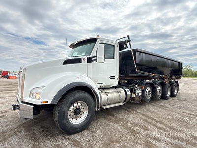 2019 Kenworth T880 10x4 ロールオフトラック