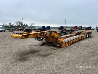 2018 Load King Tri/A Removable Gooseneck Lowboy Trailer