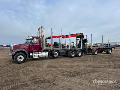 2021 Palfinger M13A 9150 lb Knuckle Boom on 2022 Mack Granite 8x4 Camion à grappin
