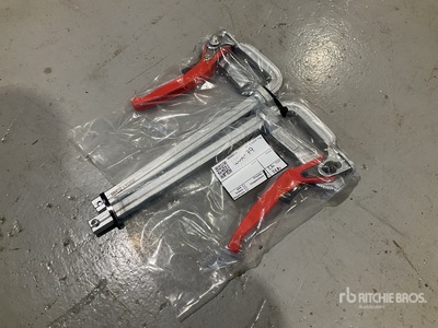 Quantity of (2) Heavy Duty Ratchet Welding Clamps 300mm x 120mm متفرقات  (Unused)