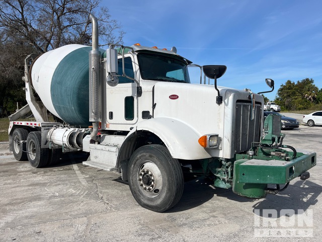 CAMIóN REVOLVEDOR 2015 PETERBILT SCHWING 10.5 CYD